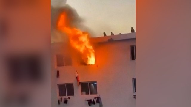 Košmariški vaizdai iš Dakaro: žmonės buvo priversti šokti nuo universiteto stogo 