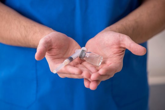 „Moderna“ teigia, kad JAV atsisako peržiūrėti mRNR pagrindu sukurtą gripo vakciną