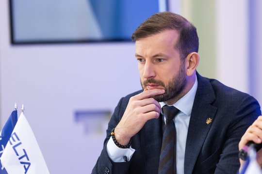 Atsaką į EP rezoliuciją dėl LRT V. Sinkevičius vadina rinkėjų balsų medžiojimu: tai buvo šlykštus palyginimas