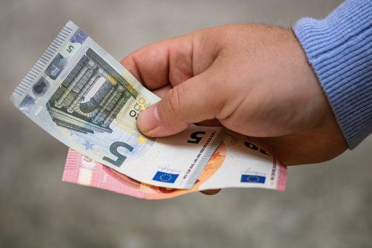 Šalti orai vasarį gali didinti elektros kainų svyravimo riziką