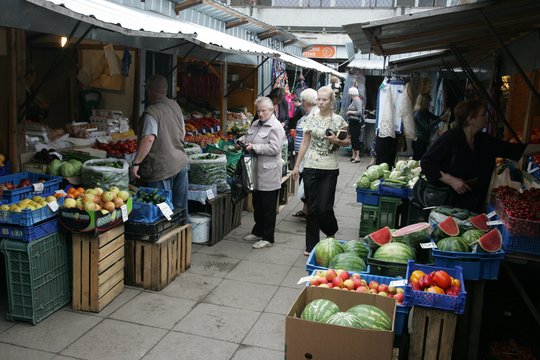 Seimo komitetas pritarė PVM lengvatai vaisiams, daržovėms, uogoms ir ekologiškiems produktams