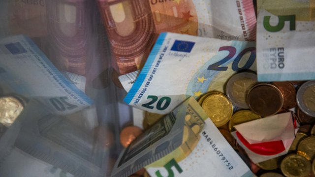 Siekia dar labiau riboti atsiskaitymą grynaisiais: įstatymo projekte – ženklūs pokyčiai verslui