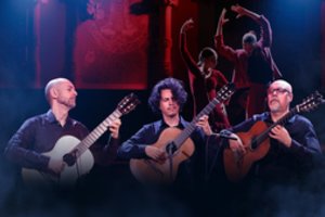 Ispanijos gitaros meistrai „Barcelona Guitar Trio“ pirmąkart Lietuvoje: flamenko naktis Paco de Lucía atmint