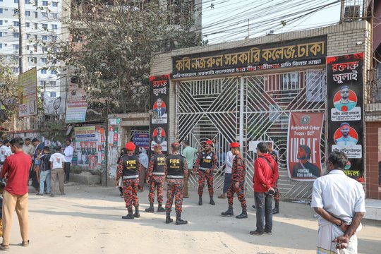 Bangladeše sustiprinto saugumo sąlygomis vyksta pirmieji po sukilimo rinkimai