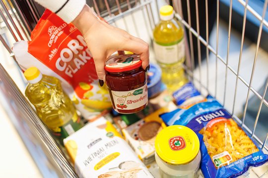 Niekas nesikeičia: „Lidl“ dažno vartojimo prekių krepšelis vasarį – ir vėl pigiausias