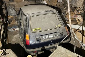 Garaže aptiko tikrą lobį – tarsi laiko kapsulė su neįtikėtina 12 km rida