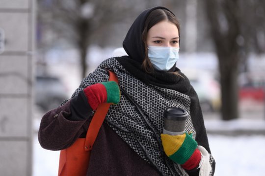 Plintant virusams – Santaros klinikų prašymas dėvėti medicinines kaukes