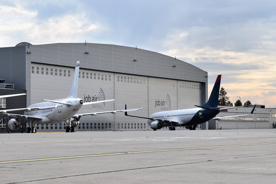 „FL Technics“ užbaigė Čekijos orlaivių priežiūros bendrovės „Job Air Technic“ įsigijimą