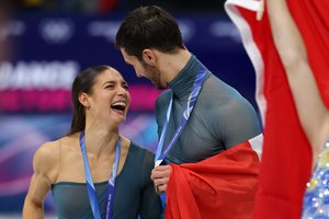 Ant olimpinio ledo – ir neįtikėtinų skandalų lydimi čempionai: kas ta „nuodėmingoji“ Prancūzijos pora?