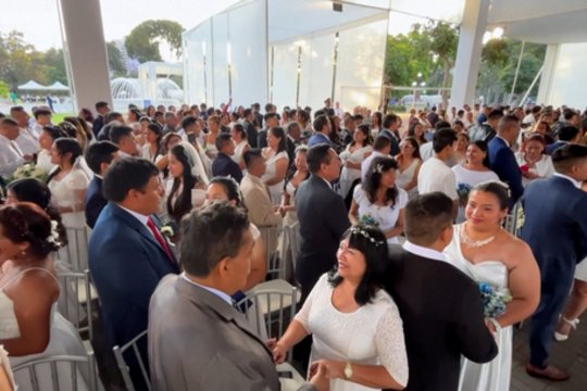 Peru sostinėje – tikras vestuvių festivalis: daugiau nei 100 porų vienų metu ištarė „Taip“