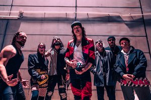 Vasarą Lietuvoje koncertuosianti grupė „Gogol Bordello“ išleido naują albumą