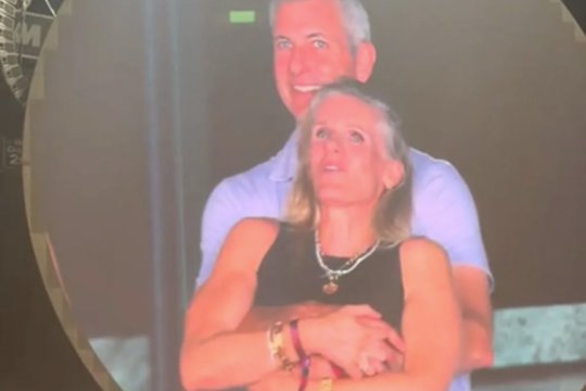 Generalinio direktoriaus rankos ant personalo vadovės krūtų: kilęs skandalas ne visiems baigėsi laimingai