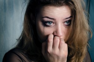 Kodėl moterys pasirenka kentėti? Psichologinis aukos vaidmens mechanizmas