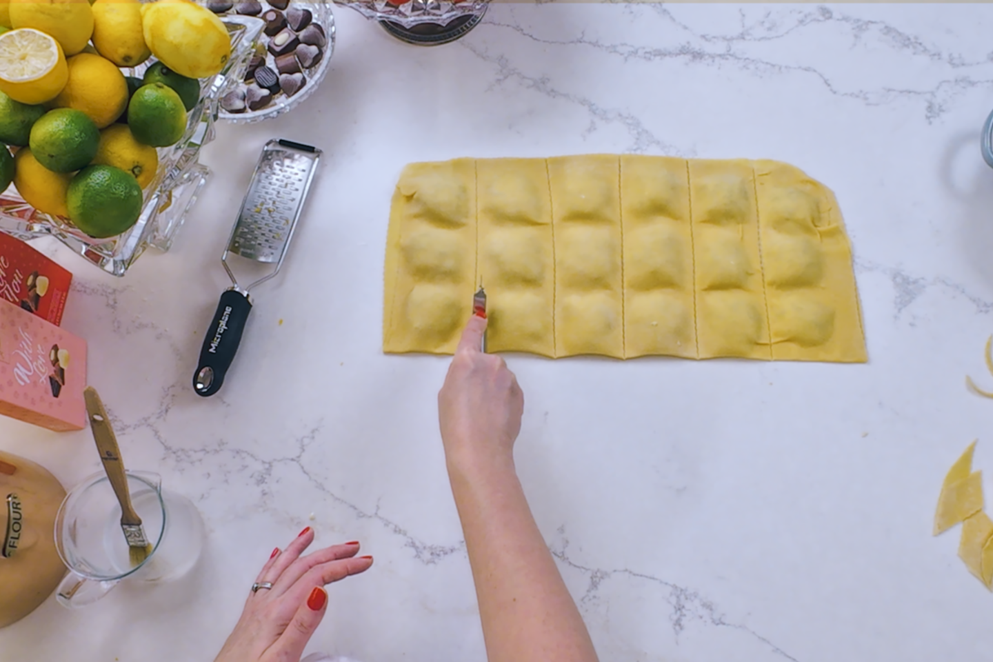 Kotryna Starkienė parodė, kaip nesunkiai pasigaminti efektingą romantišką vakarienę.<br> Pranešimo žiniasklaidai nuotr.