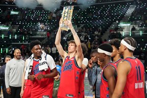 „Kylančių žvaigždžių“ rungtynėse triumfavo M. Buzelis