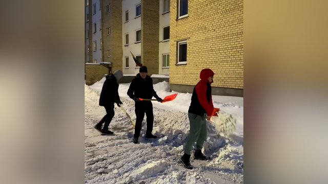 Sniegu užversta Tauragė surengė visuotinę talką: užfiksavo komandinį darbą