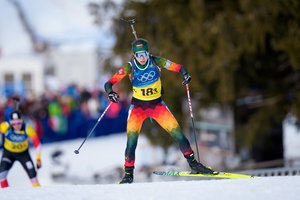 Vasario 14-ąją Milano ir Kortinos olimpinėse žaidynėse – pagrindinė kalnų slidininko rungtis ir biatlonininkių sprintas