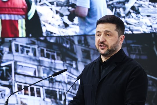 Aštri V. Zelenskio kalba Miunchene: išvadino V. Putiną karo vergu