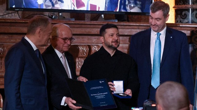 Ukrainos žmonėms – išskirtinis apdovanojimas: skiriamas už indėlį į tarptautinį bendradarbiavimą