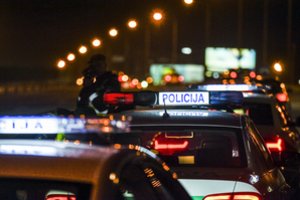 Valentino dieną – smurto banga: namuose pliekėsi poros, žiaurūs išpuoliai ir jaunimo vakarėliuose