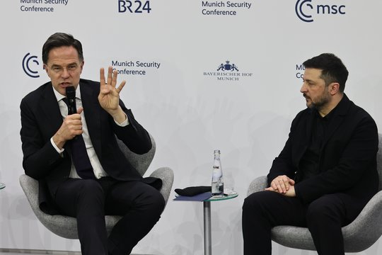 Karas Ukrainoje. Iš M. Rutte – griežtas signalas Rusijai: laimėtume kiekvieną mūšį