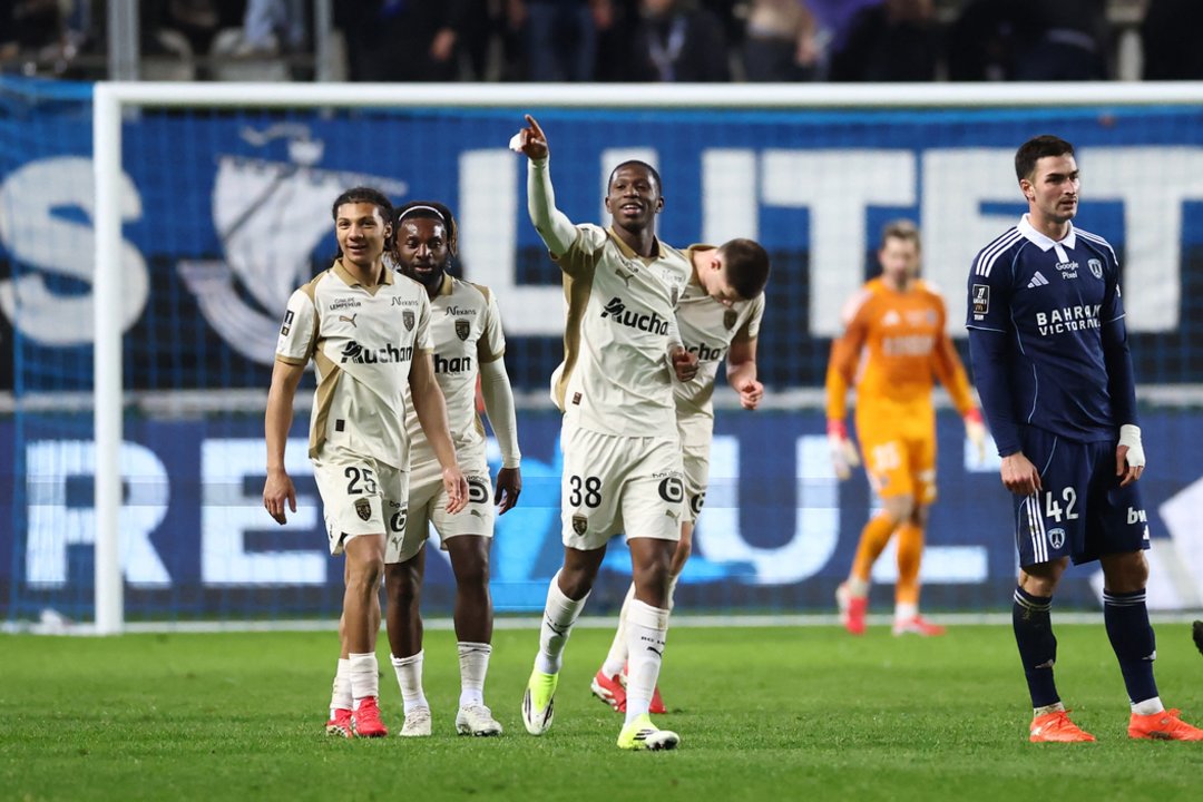 Triuškinančią pergalę Paryžiuje pasiekęs „Lens“ vėl aplenkė PSG