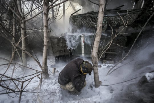 Karas Ukrainoje. Aiškėja, kaip atrodys Rusijos ir Ukrainos derybos Ženevoje: Kremlius iškėlė sąlygą