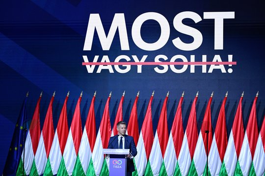 Iš Vengrijos opozicijos lyderio – kritika V. Orbanui