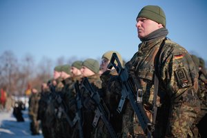 Bundestago Gynybos komiteto pirmininkas: vokiečių kariai gali būti įpareigoti tarnauti Lietuvoje