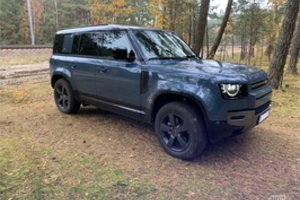 „Land Rover Defender“ – modernus, bet savo šaknų nepamirštantis visureigis