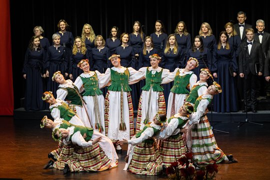 Lietuvos valstybės atkūrimo dieną Šiauliuose – iškilminga ceremonija ir koncertas „Mūsų namai“