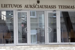 Po Konstitucinio Teismo išaiškinimo buvusi bibliotekininkė prašo atnaujinti jos bylą