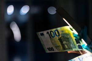 Bankrutavęs krovinių vežėjas – įklimpęs iki ausų: pinigų neišmokėjo beveik šimtui darbuotojų