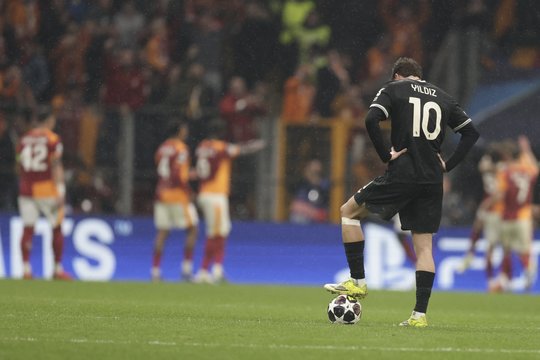 Čempionų lygos atkrintamuosiuose – pirmą kartą toks skausmingas „Juventus“ pažeminimas