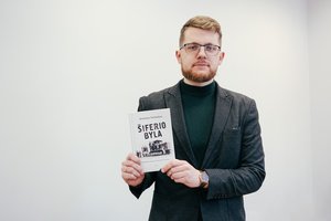 „Šiferio byla“: frazė „Landsbergis sugriovė kolūkius“ jau tapo folkloru, vartojamu tiek nuoširdžiai, tiek ironiškai