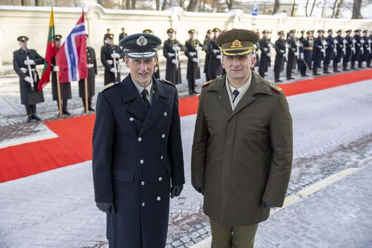 Lietuvoje oficialiu vizitu lankosi Norvegijos ginkluotųjų pajėgų vadas generolas E. Kristoffersenas