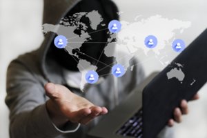 Po K. Žukausko žygio prieš „Nemuno aušrą“ – tikras „Facebook“ karas: ekspertė atsakė, kiek tai kainuoja