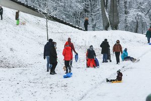 Pavasarį planuoja svarbius pokyčius auginantiems vaikus: diskusijose – net viengungio mokestis