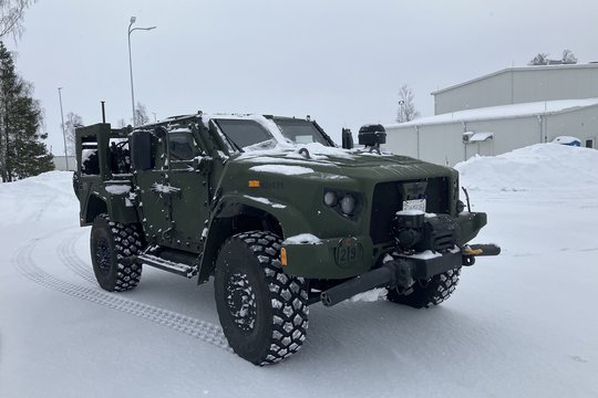 Lietuvos kariuomenėje – jau 500 moderniausių šarvuotųjų visureigių JLTV