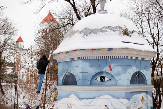 Tibeto skvere paminėti tibetiečių Naujieji metai: išdygo ledo skulptūra