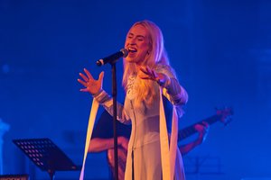 „Eurovizija“ Aikai padovanojo šeimą: į pusfinalį ji grįžta su daina apie vidinę stiprybę