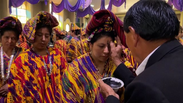 Gvatemalos miestelyje indėnai pradėjo gavėnią: šimtametės vietinių tradicijos traukia akį