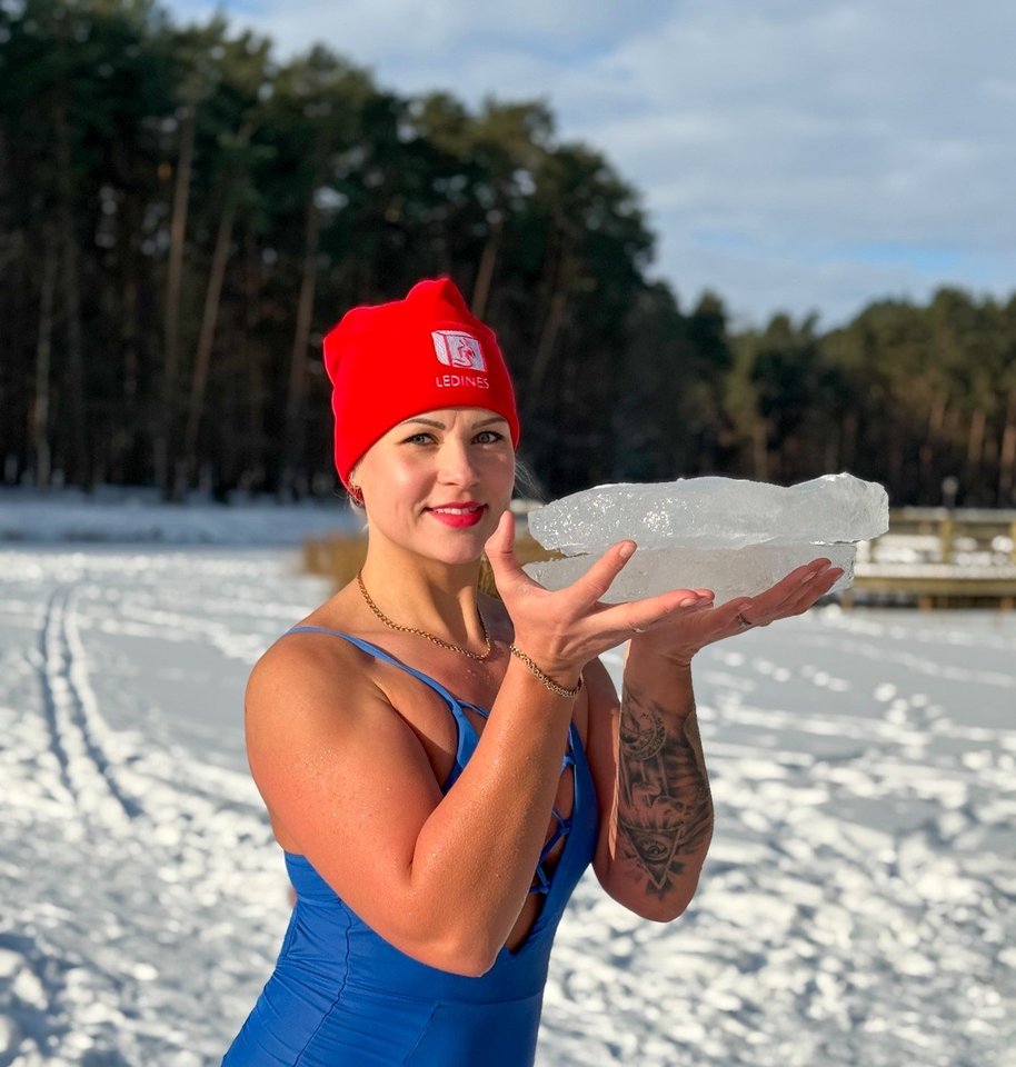 Iš daugiausia žmonių suformuotas žodis fiksuotas kaip Lietuvos rekordas.<br> Alytaus miesto savivaldybės nuotr.