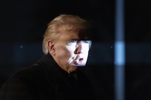 D. Trumpas pareiškė per 10 dienų nuspręsiąs, ar JAV smogs Iranui