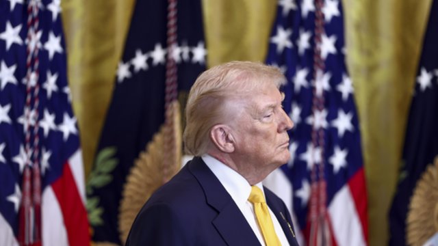 D. Trumpas grūmoja dėl susitarimo su Iranu: „Vienaip ar kitaip pasieksime“