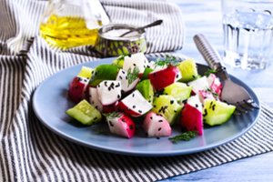 Išsiilgusiems šviežumo – salotos su ridikėliais: kupinos vitaminų, kūnui naudingų medžiagų