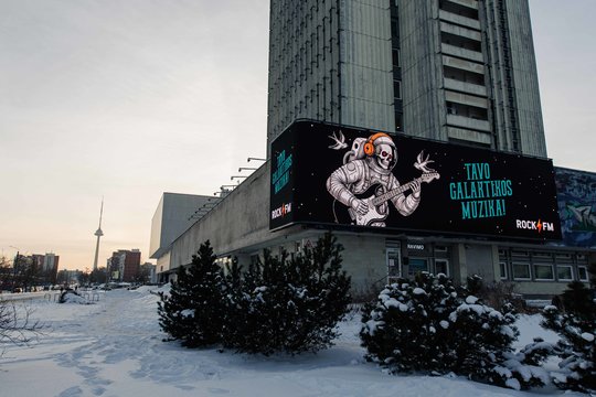 Vilniuje – išskirtinis lauko ekranas ypatingiems reklamos sprendimams