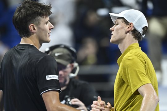 Netikėtumas Dohoje – J. Sinneris suklupo prieš čekų talentą