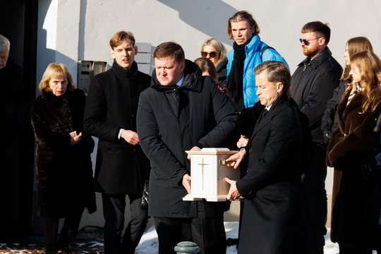 Atsisveikinama su verslininku J. Kvaraciejumi: į paskutinę kelionę palydi šeima ir bičiuliai