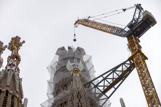 Barselonos pažibos statybos vėl stabdomos: gali tekti griauti gretimus butus